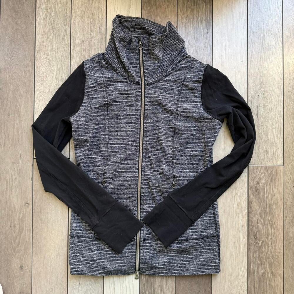 Lululemon grey and black zip